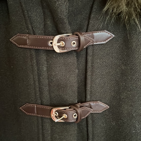 Coffee Shop New York, Green Winter Coat - Picture 4 of 11